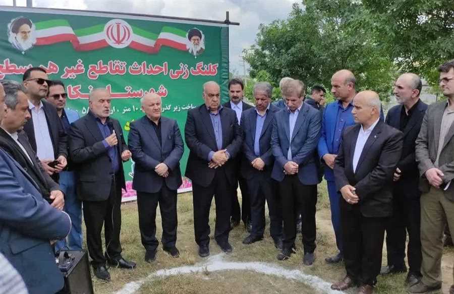 با حضور معاون وزیر راه، پروژه تقاطع غیر هم‌سطح ورودی شرقی شهر نکا کلنگ‌زنی شد