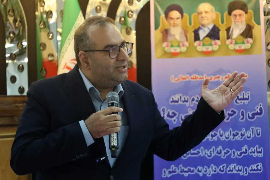 برگزاری دومین آیین باشکوه گلریزان خیرین مهارت در نکا