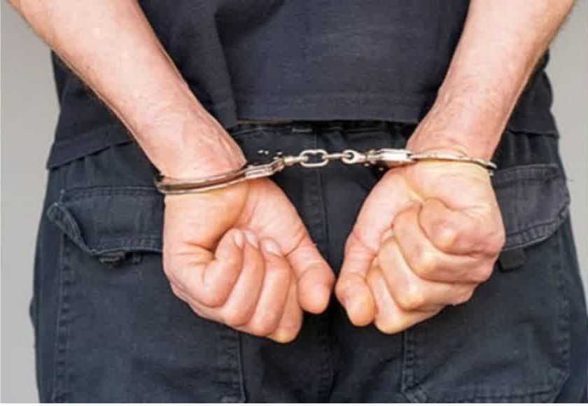 ضربه مهلک یگان حفاظت به قاچاقچیان چوب؛ بازداشت قاچاقچی سابقه‌دار محمولات جنگلی در چمستان شهرستان نور 