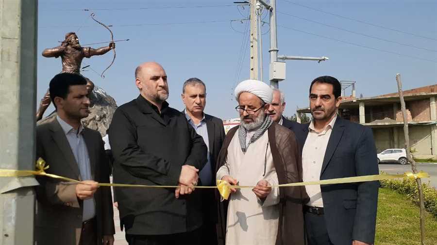 رونمایی از مجسمه آرش کمانگیر در ورودی شهر امامزاده عبدالله آمل 